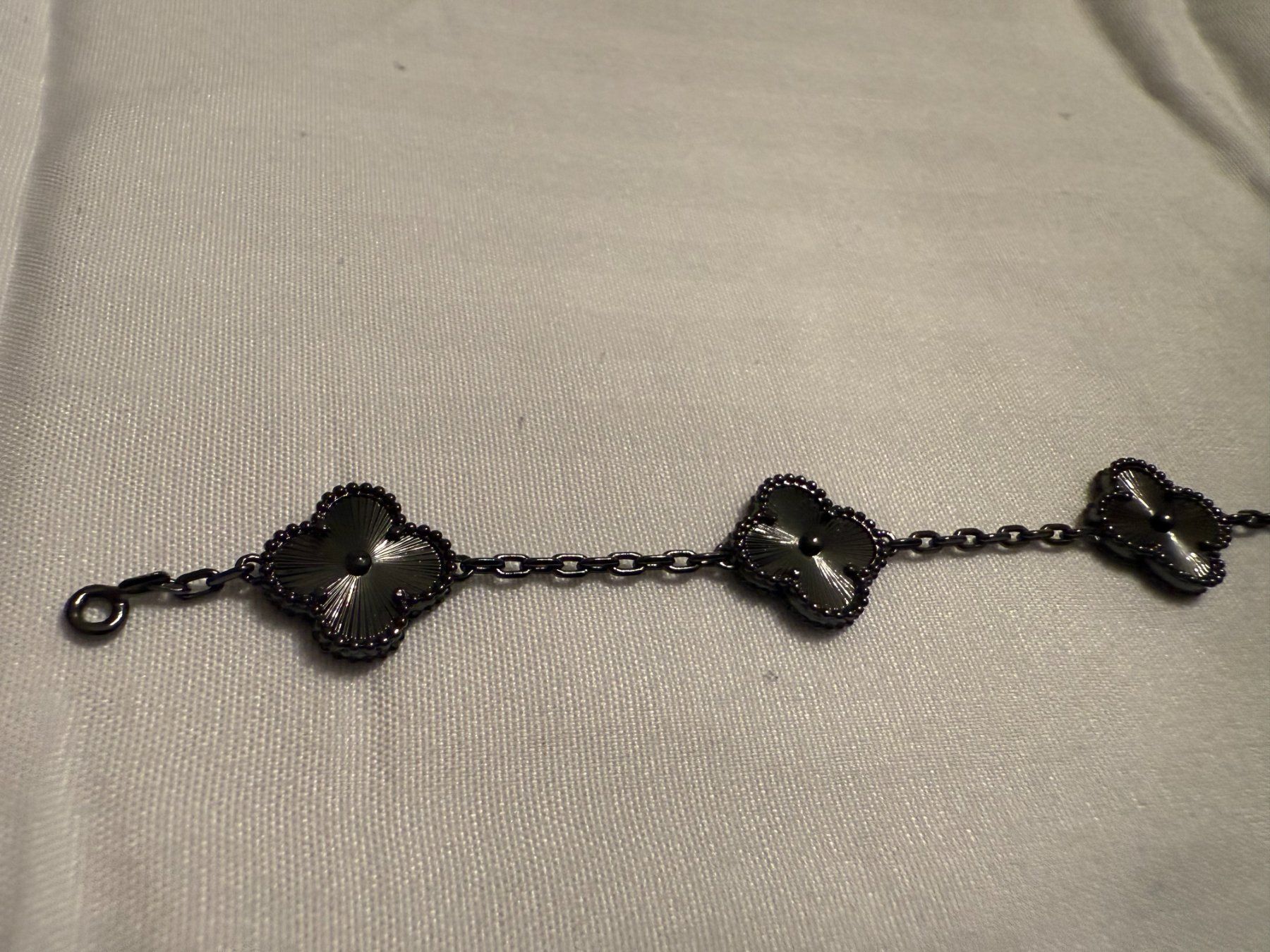 Bracciali & Braccialetti: Elegantes Armband mit Kleeblatt-Design – Nuovo (secondo la descrizione) da Kriens venduto da Fairkauf1 2
