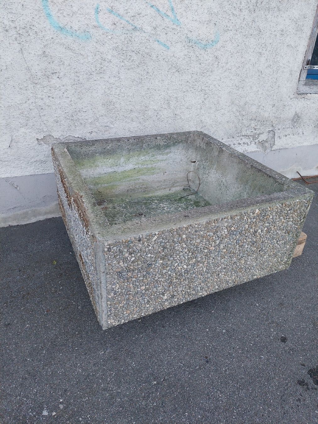 Vasi per fiori: Pflanztrog Waschbeton – Usato da Kestenholz venduto da Arion4703