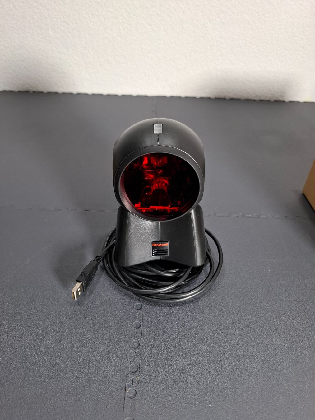 Honeywell Scanner: Honeywell Orbit 7120 Scanner code-barre omnidirectionnel USB – Nuovo e nell'imballaggio originale da Villars-Ste-Croix venduto da pau_8fls