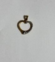 Pendentif coeur or jaune , chic et romantique!