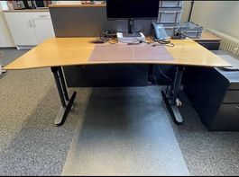 Schreibtisch / Bürotisch / Ergodata