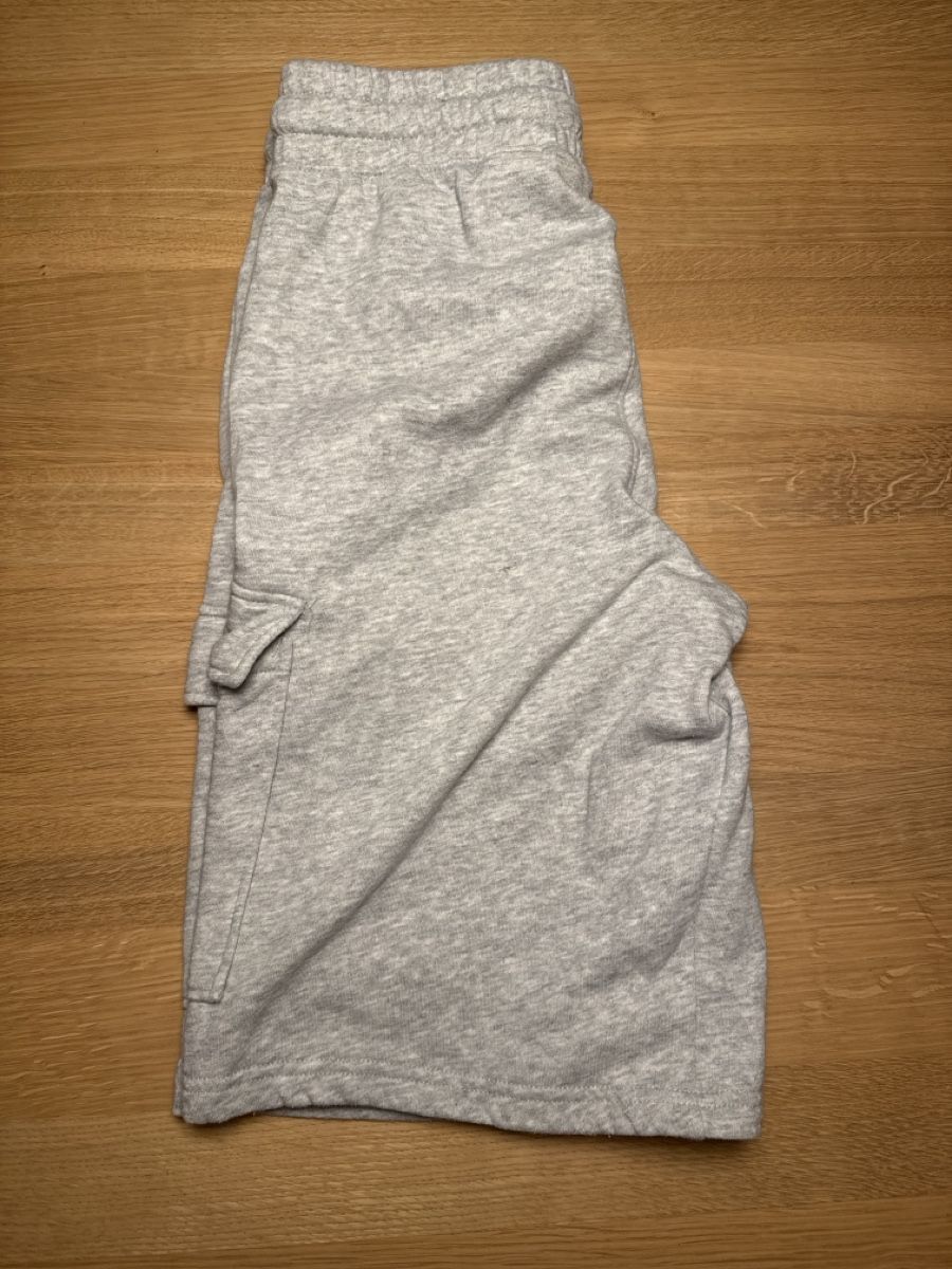 H&M Pantaloni: Graue Cargo Shorts, Top Zustand, Grösse M – Usato da Männedorf venduto da krebschen77 1