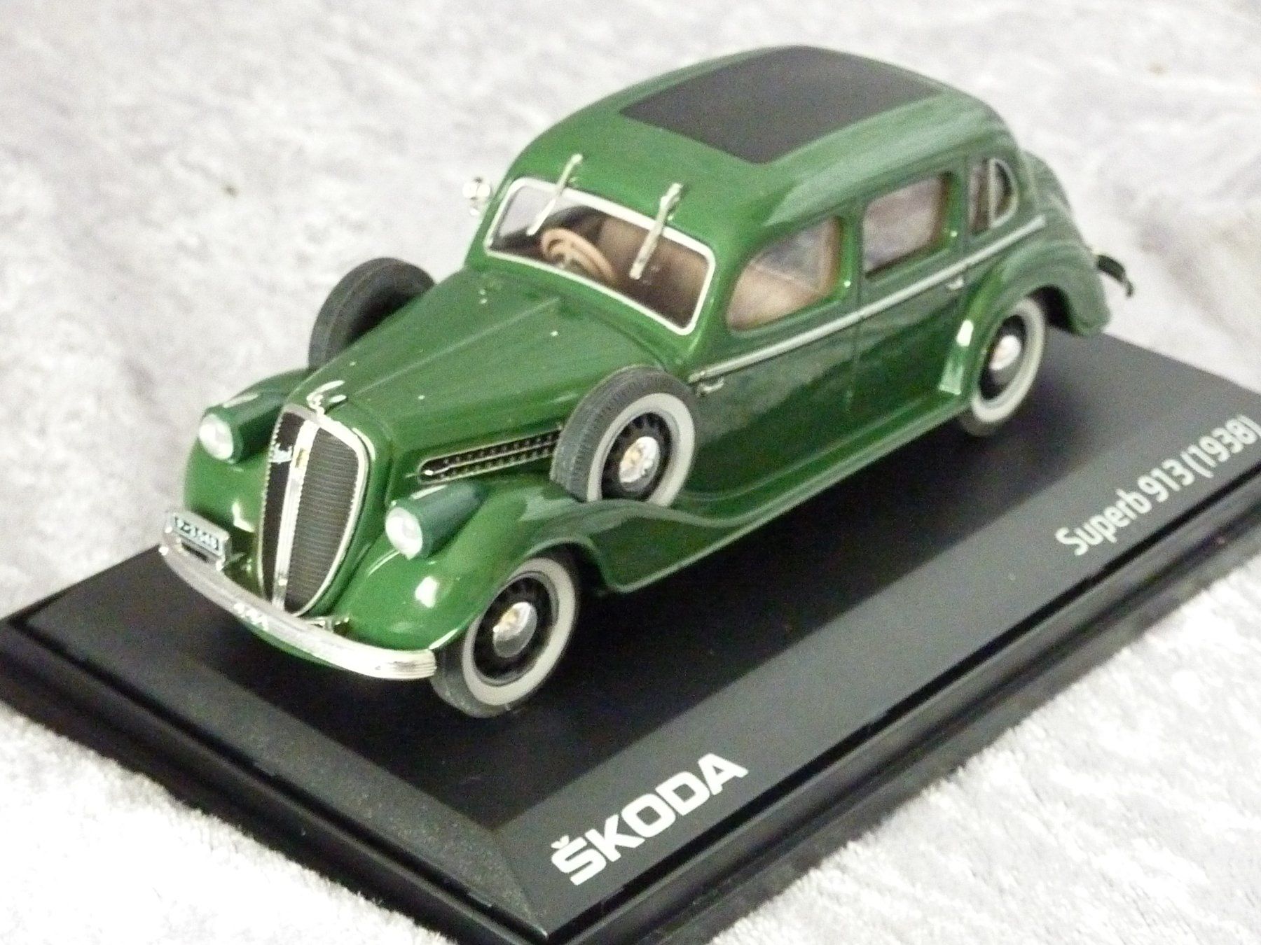 Skoda Modellautos: Skoda Superb 913  1938  1:43 – Neu (gemäss Beschreibung) aus Dürrenäsch von modellautos4you