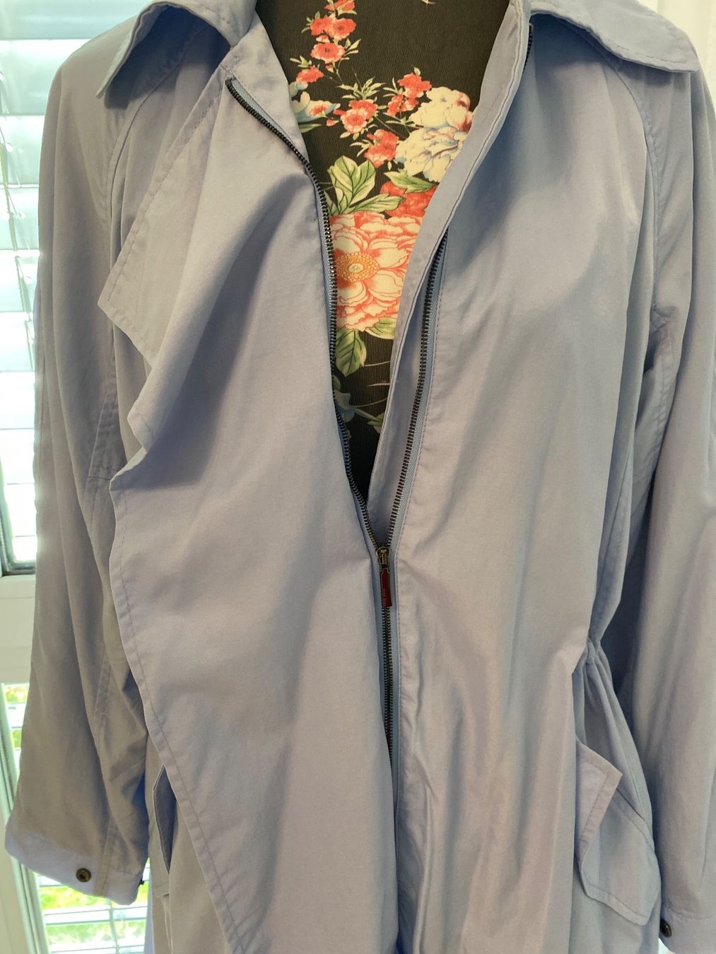 Hugo Boss Mäntel: Oversize Boss Mantel Größe 36 – Gebraucht aus balsthal von davidbalsthal23 3
