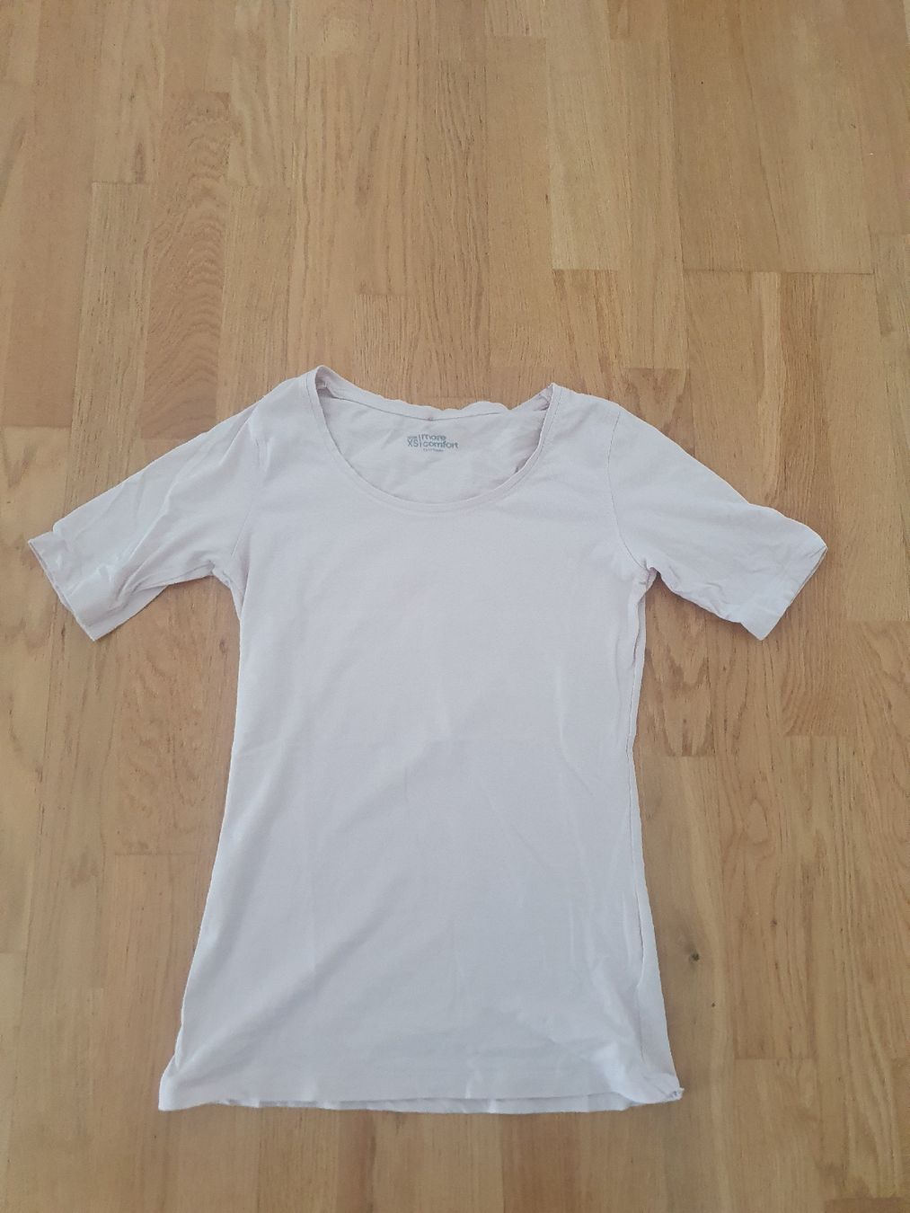 T-shirt: T-Shirt – Usato da Moosseedorf venduto da Sonnenschein..