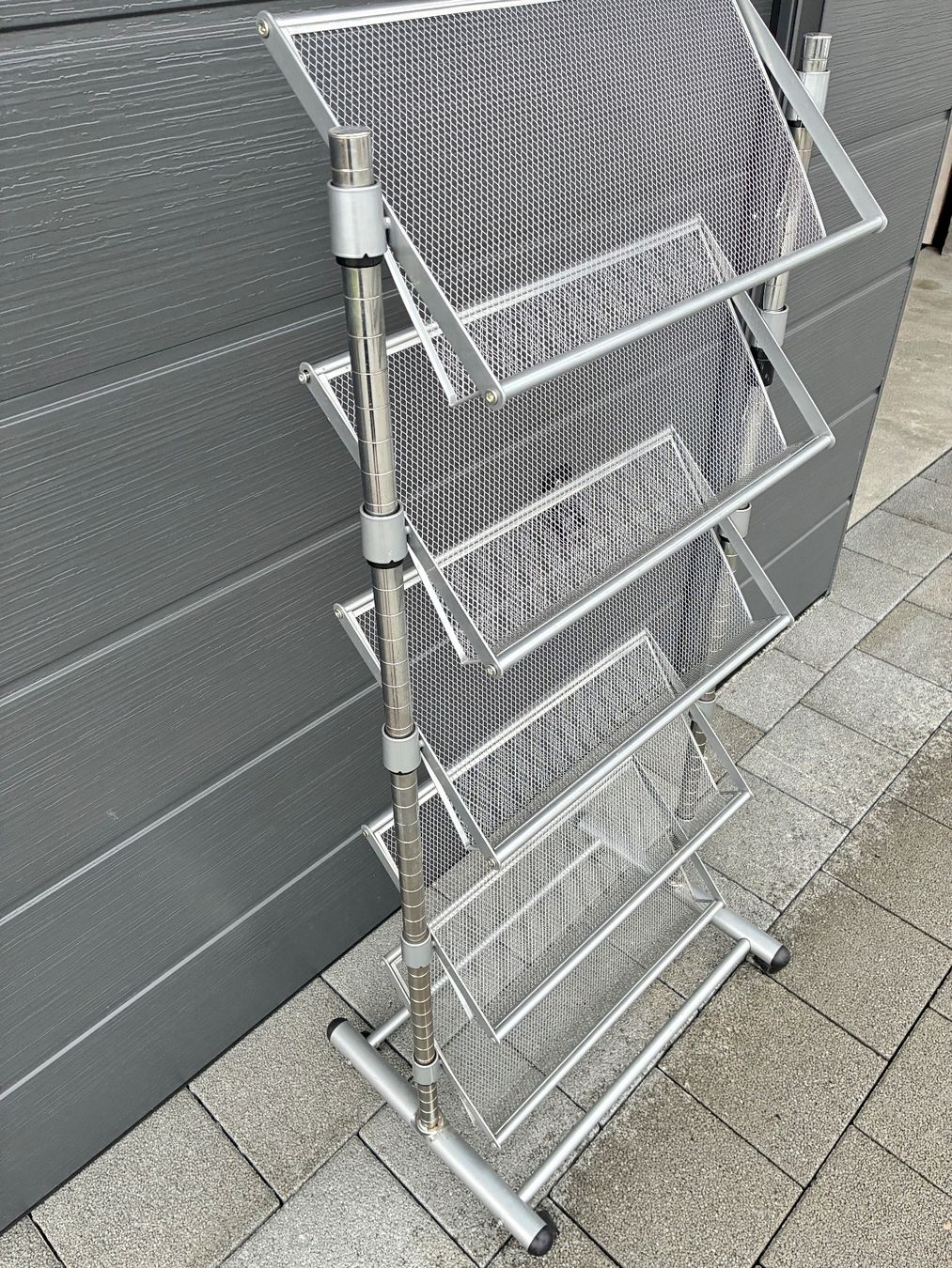 Altro in Decorazioni & Accessori: Prospektständer aus Metall, 5 Fächer, mit Rollen – Usato da Horw venduto da adler65 2