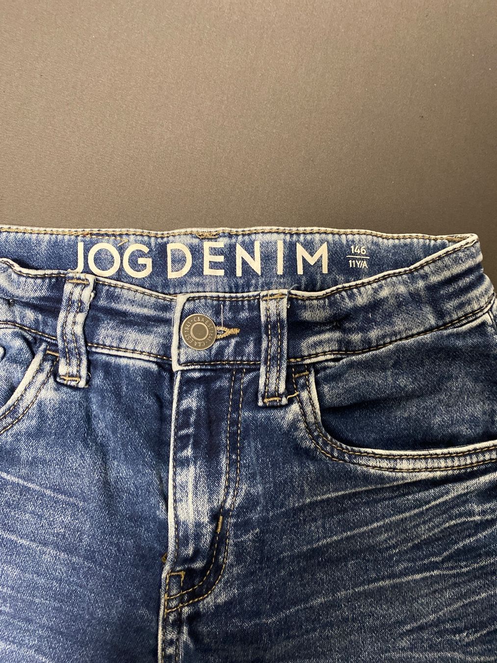 Pantaloni: Jeans kurz 146-158 – Usato da Wangen b. Olten venduto da janfon 1
