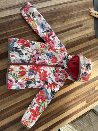 Vingino Wendejacke Gr. 4, Blumenmuster, Top Zustand!