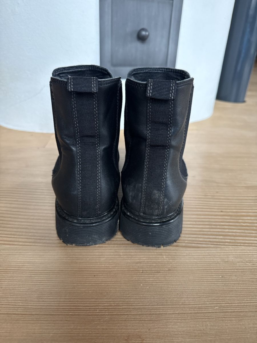 Scarpe da donna: Lederstiefelette, 40, gefüttert – Usato da Môtier (Vully) venduto da Iljos 2