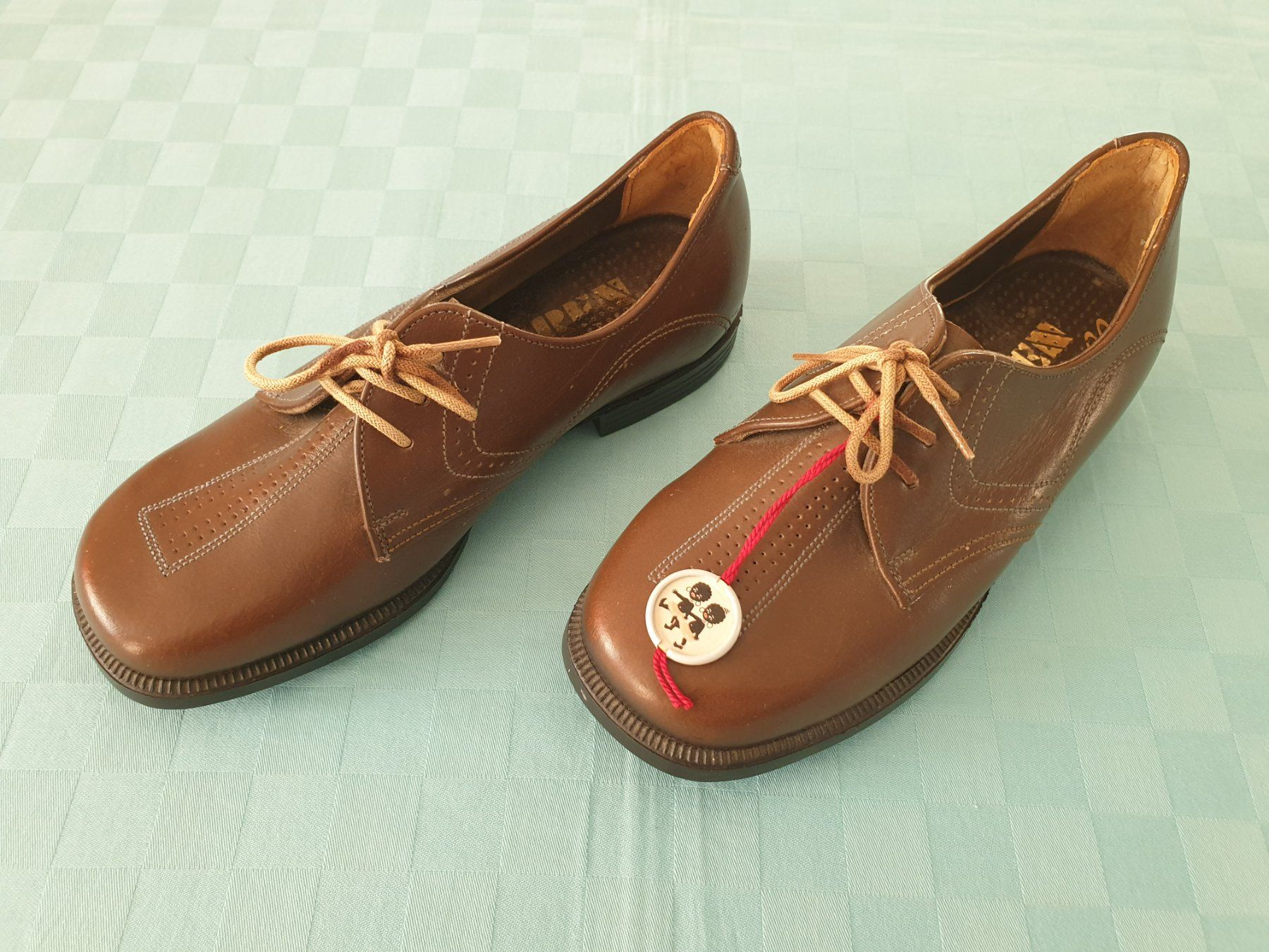 Scarpe per ragazzi: Vintage alte Kinder Schuhe – Usato da Mörschwil venduto da spirspi 1