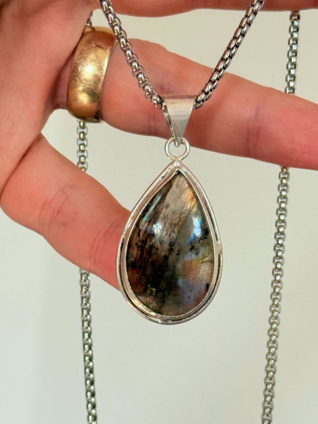 Catenine: Collier Labradorite Naturelle Élégant – Nuovo e nell'imballaggio originale da Genève venduto da AGBERG