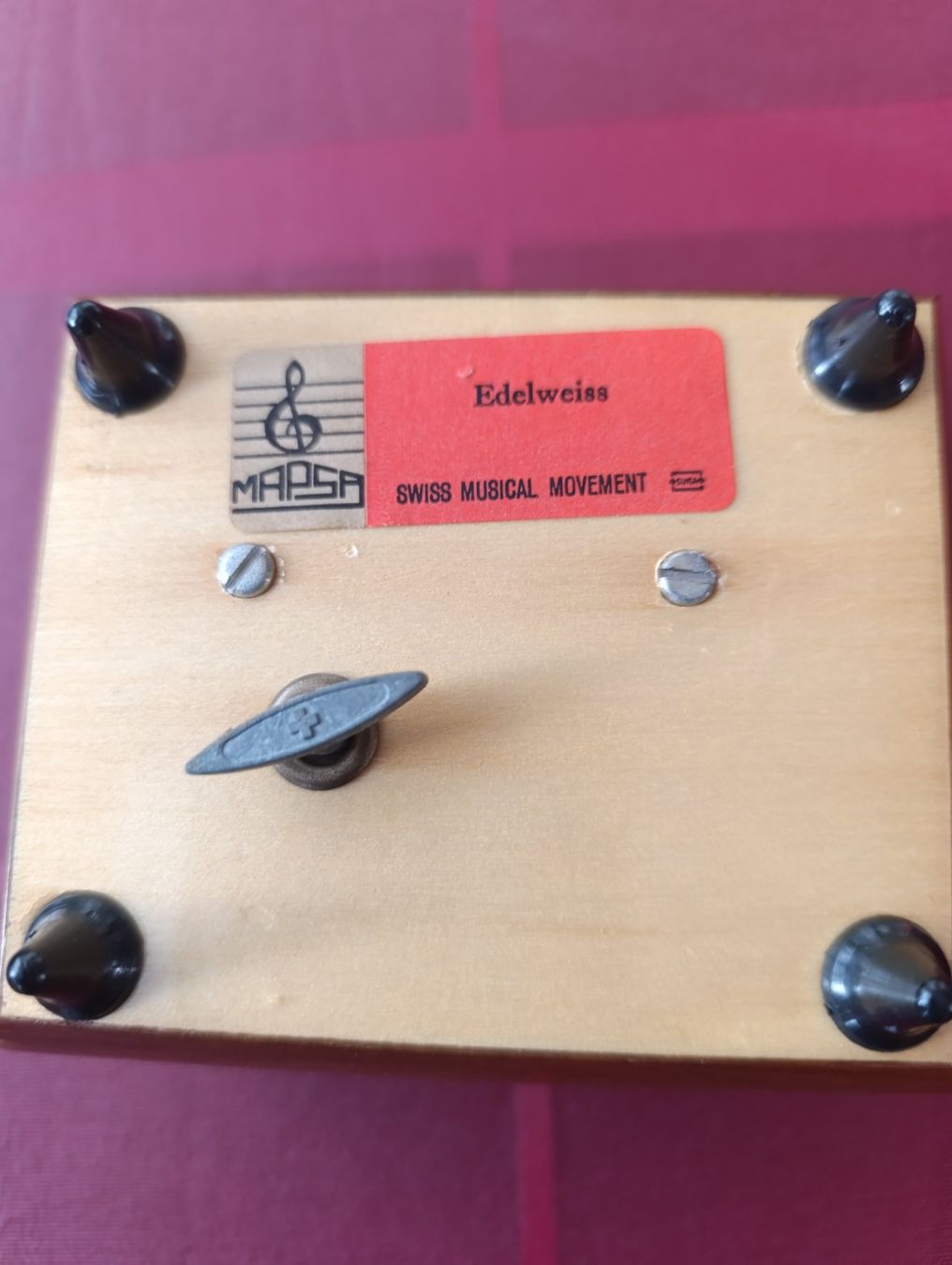 Carillon: WUNDERSCHÖNE SPIELDOSE MIT EINLAGEN TOP HOLZ – Usato da Reinach BL venduto da Katzenmorli 2