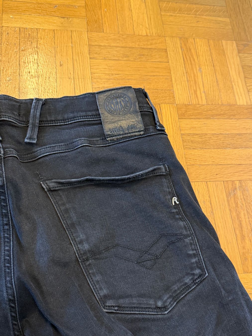 Replay Jeans: Replay Anbass Hyperflex Herren Jeans – Usato da Meggen venduto da Smikopiko 2