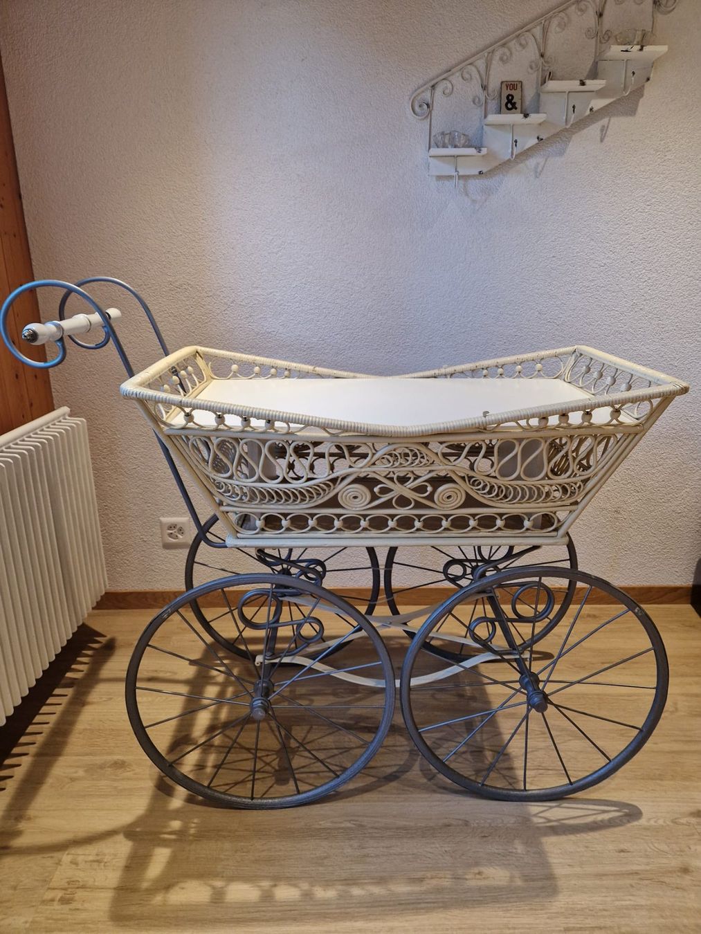 Kinderwagen: Wunderschöner Antiker Kinderwagen – Gebraucht aus Matten(St.Stephan) von brocanteur86 1