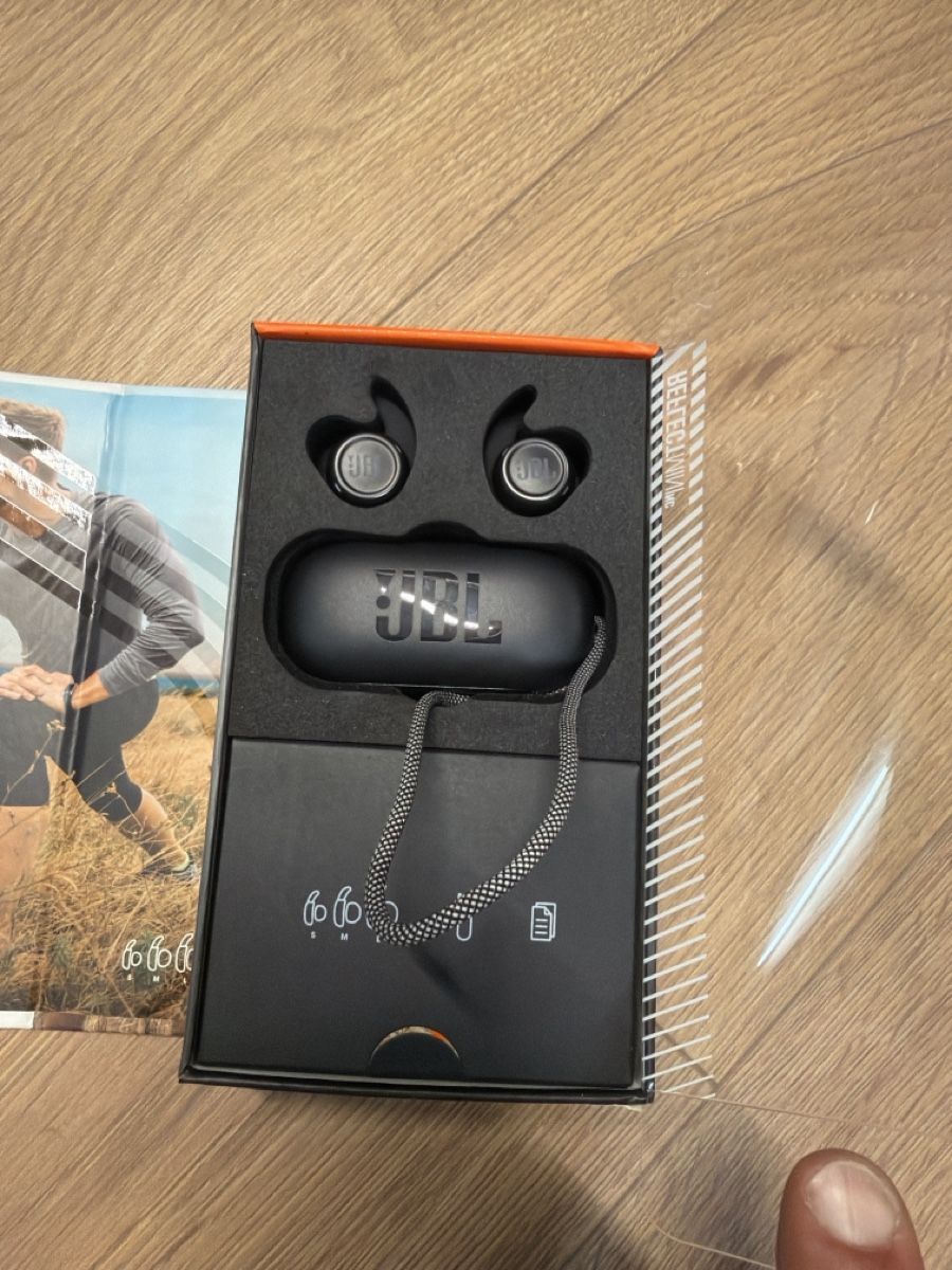 JBL Cuffie: Auricolari JBL Reflect Mini NC Bluetooth nero  – Usato da basel venduto da Swiss._.1978 2