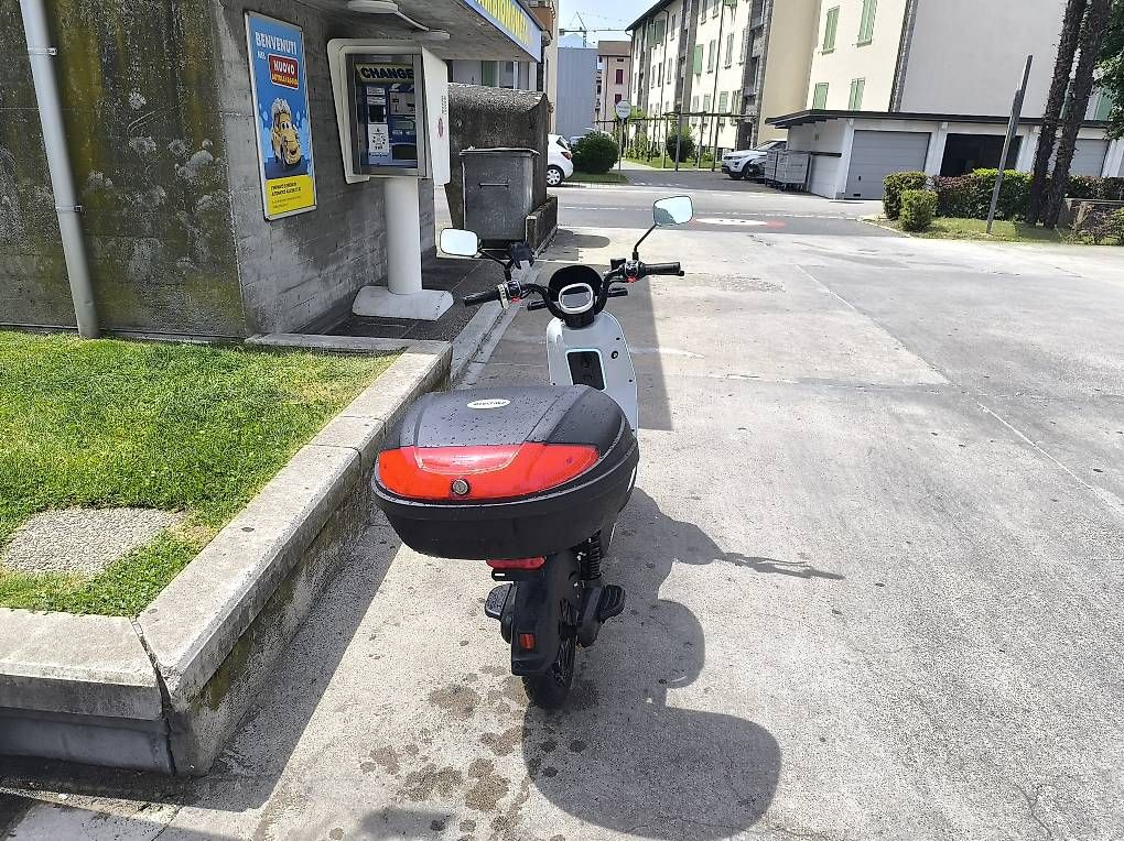 Voiturettes électriques: E scooter max 25 km/h – D'occasion à Bellinzona par den_mr8y 1
