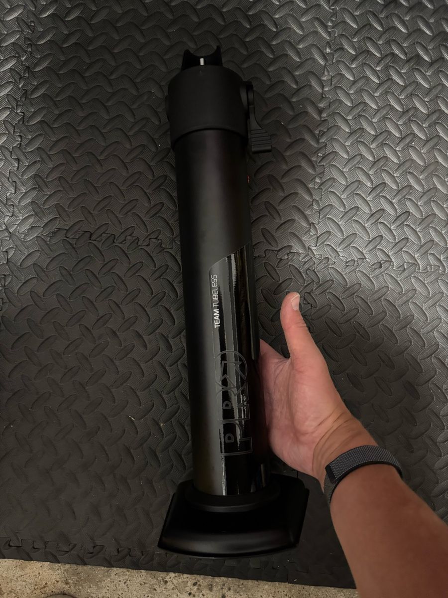 Pompe: PRO FLOOR PUMP COMPRESSOR TEAM TUBLESS – Usato da Rapperswil SG venduto da pli_fz9r 1