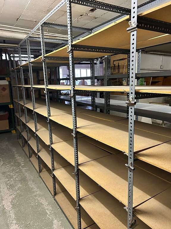 Scaffali: Lagegestellt – Usato da Zürich venduto da gipsy68 1