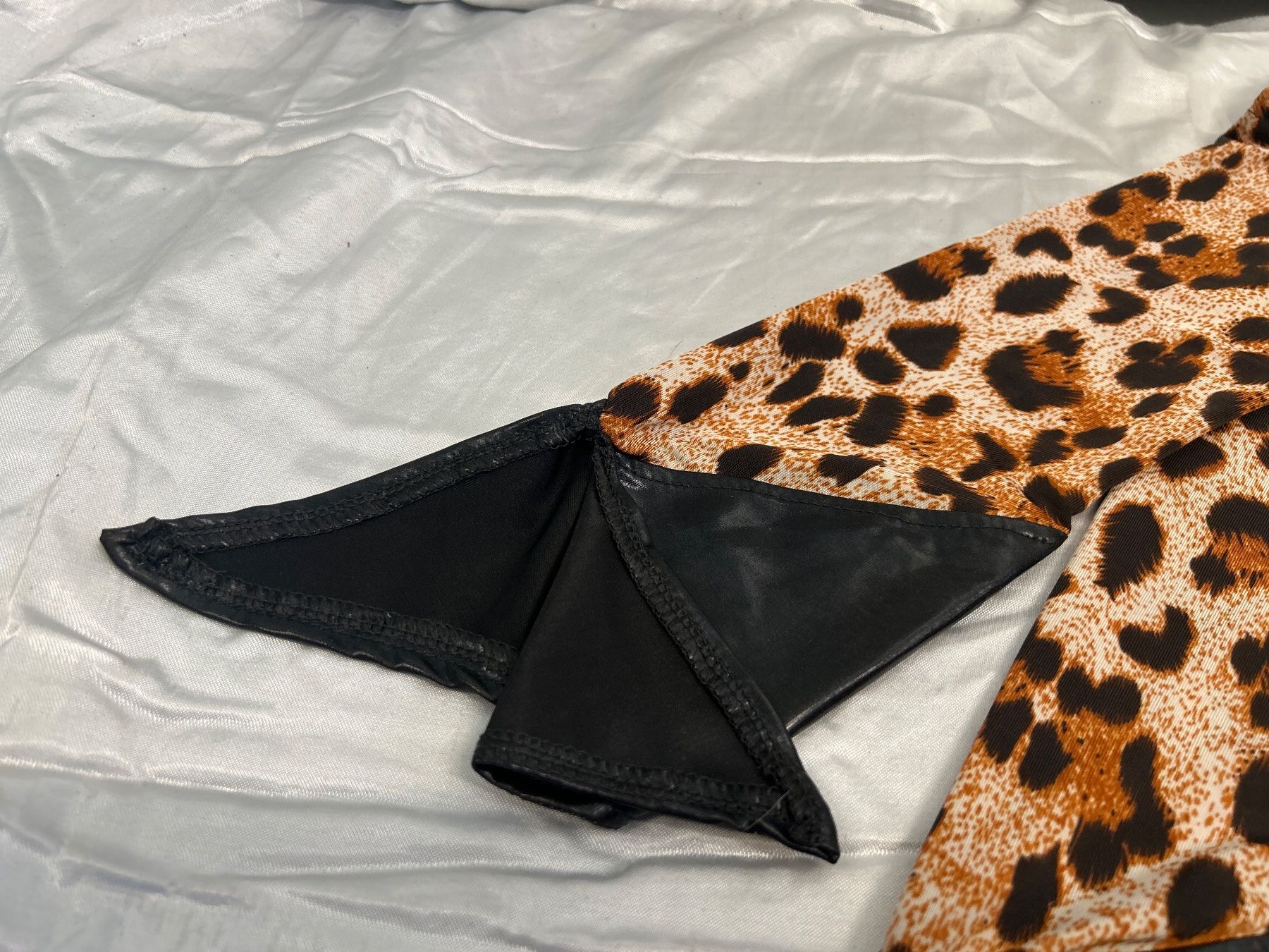 Handschuhe & Handstulpen: Armstulpen Leopard Print One Size Neu – Neu und originalverpackt aus Regensdorf von Spyke55 1