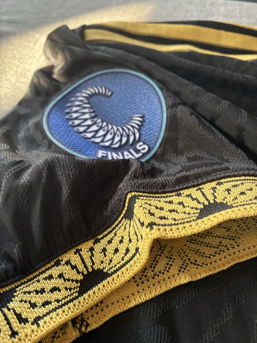 Adidas Maillots de corps & Pantalons: Mexico de Oro Tikot Xl slim fit mit patch – Neuf (Voir description) à Giubiasco par eti_55yn 3