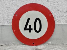 ALTES VERKEHRSSCHILD 40 LIMIT