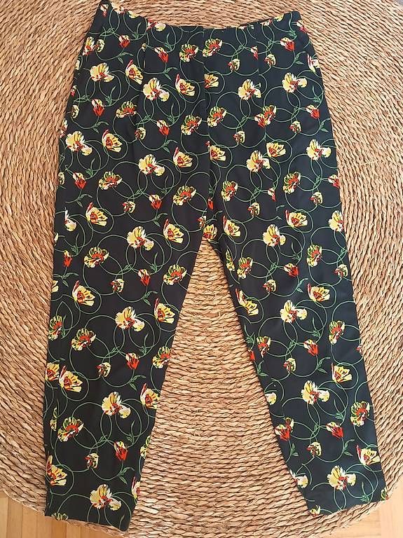 Akris Pantaloni: Akris spezielle Hose – Usato da Zürich venduto da Melianea