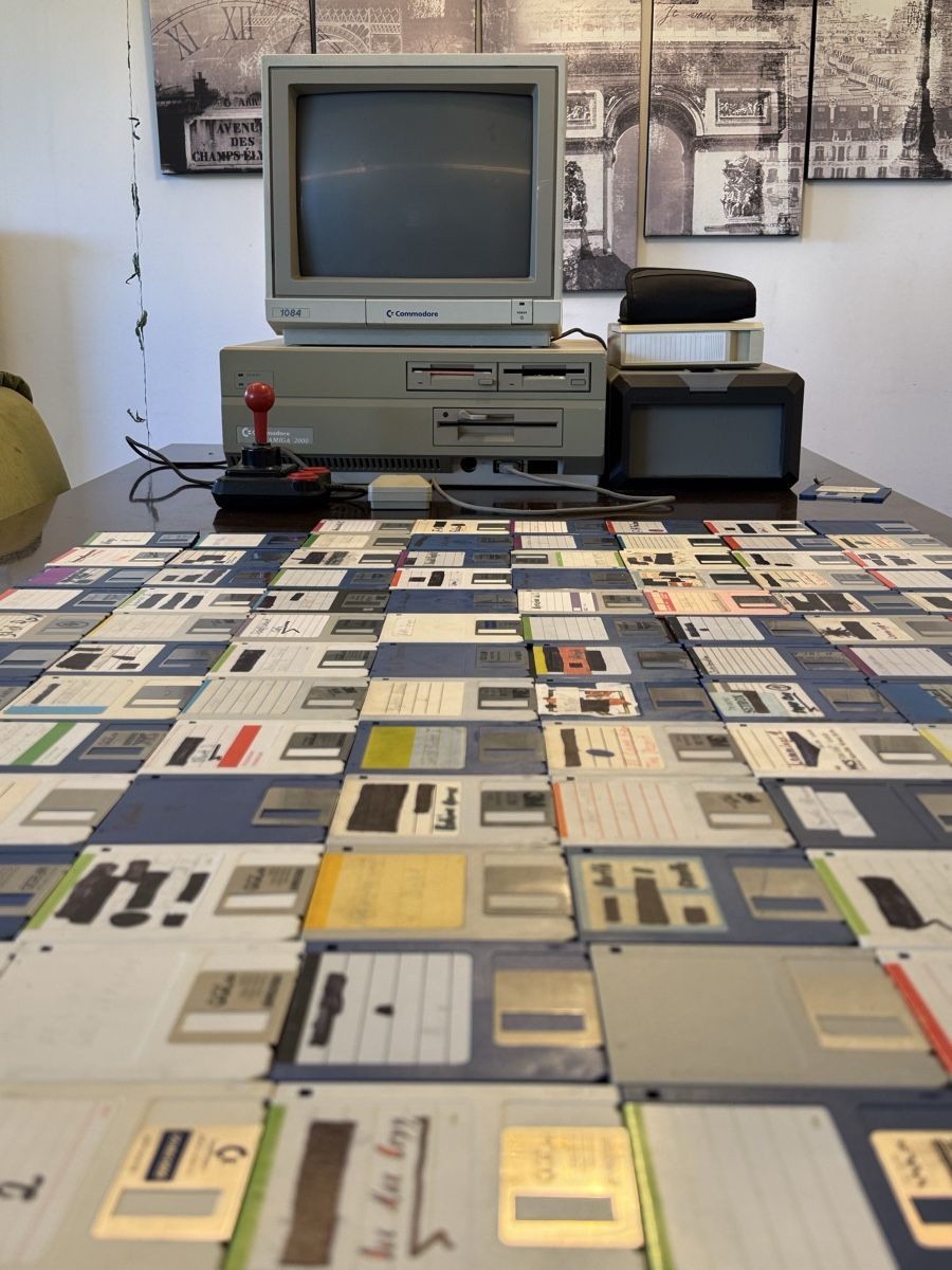 Commodore PC: Commodore 164, Amiga 2000 mit 100 Spielen – Usato da Stallikon venduto da Alexandarveliki 2