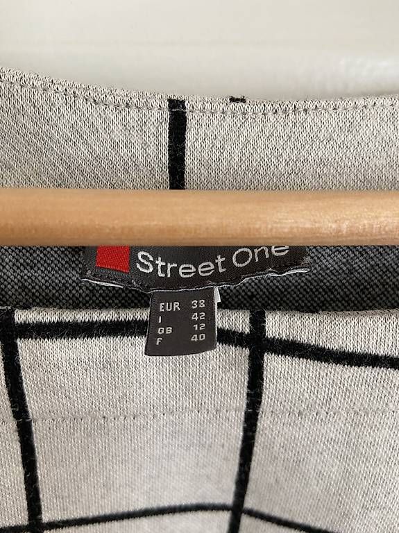 Pullover & Sweatshirts: Pullover kariert (Gr. 38) – Gebraucht aus Tägerwilen von lea_vs97 2