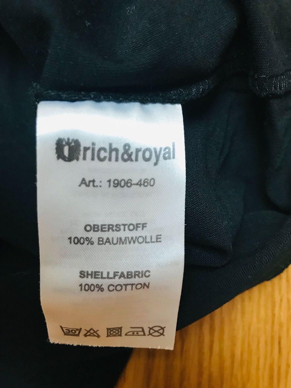 Rich & Royal T-shirt: T-shirt Rich & Royal – Usato da Unteriberg venduto da fae_2gz2 1