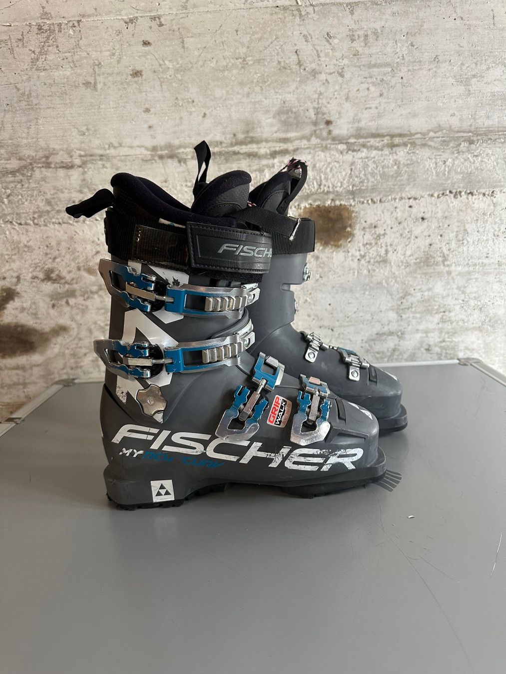 Fischer Chaussures hommes: Fischer Skischuhe 24.5 / Gr. 38.5 – D'occasion à Emmenbrücke par karkarkar