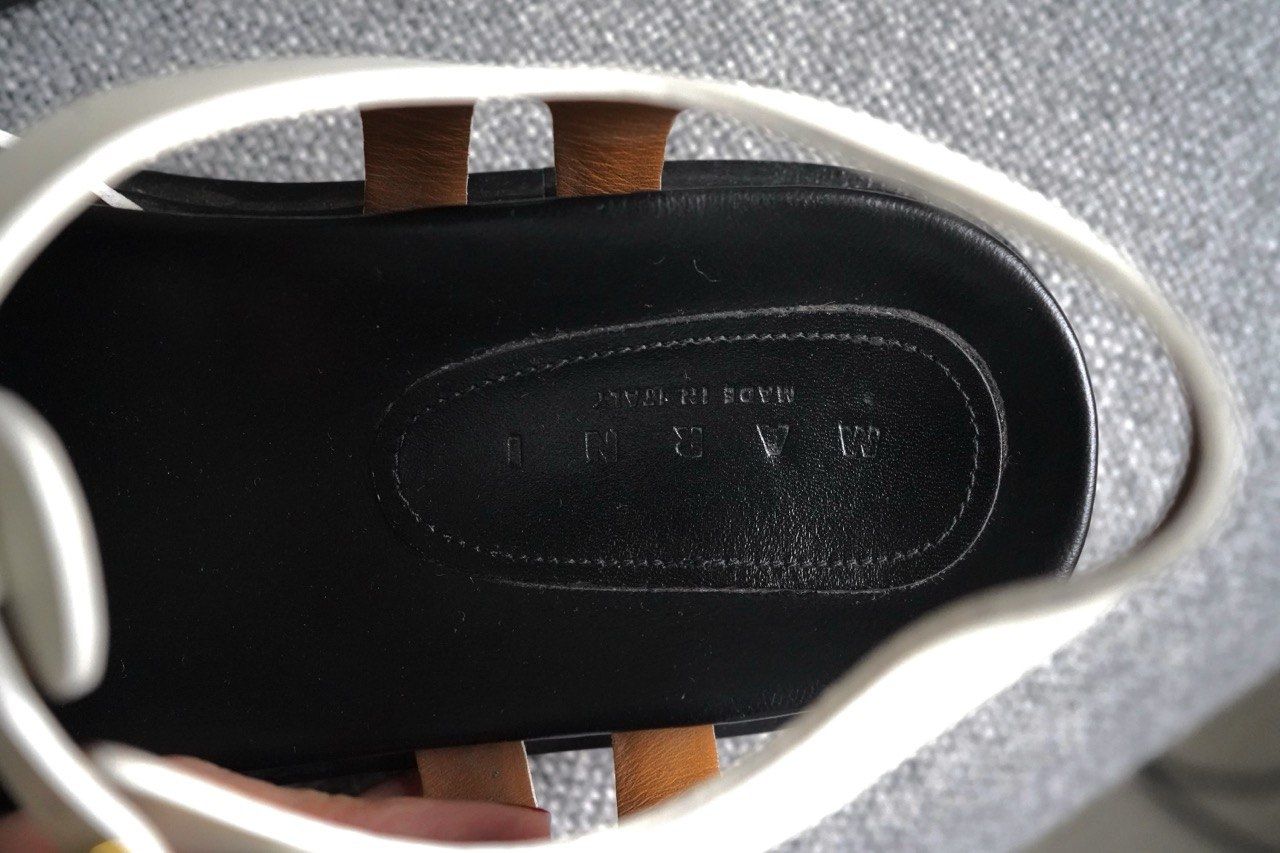 Damenschuhe: Marni Strappy Flat Sandals, 40, white. Great condition – Gebraucht aus Meilen von altt 2