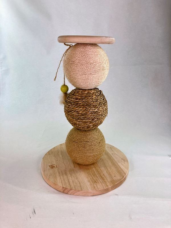 Arbres à chats: DESIGNED BY LOTTE | Kratzbaum | ca. 32 x 47.5 cm – D'occasion à Wittenbach par Restwert_St-Gallen