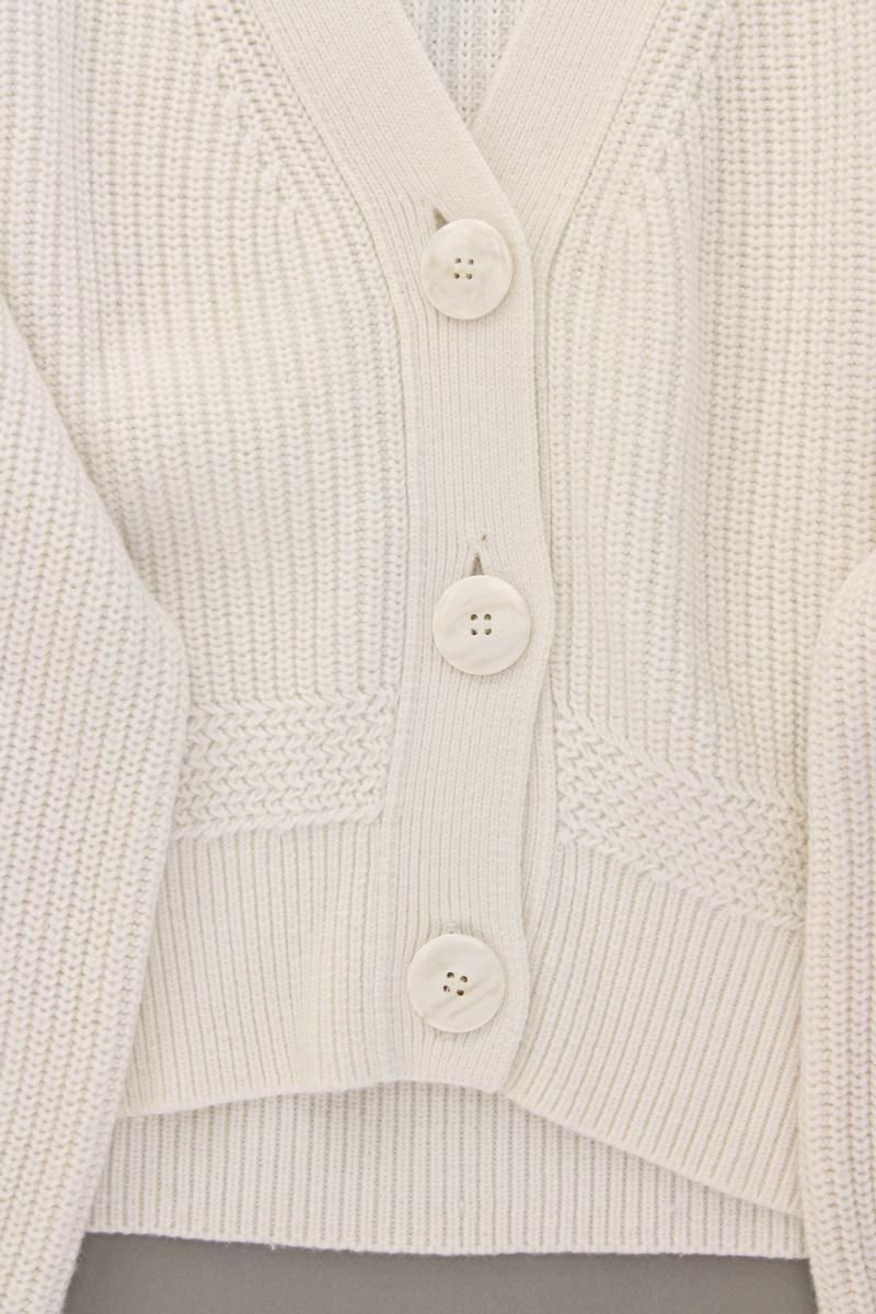 Pullover & Sweatshirts: & other stories Strickjacke Gr. M creme – Gebraucht aus Neustadt an der Waldnaab von SecondLifeFashion 2