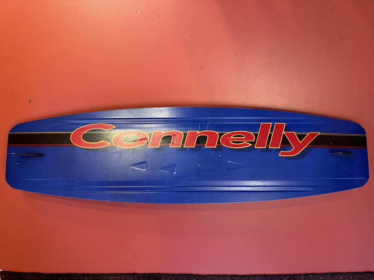 Surfboards & Schwimmbrette: Wakeboard Connelly Grösse M mit Bindung made in USA – Gebraucht aus Zürich von Helben 1