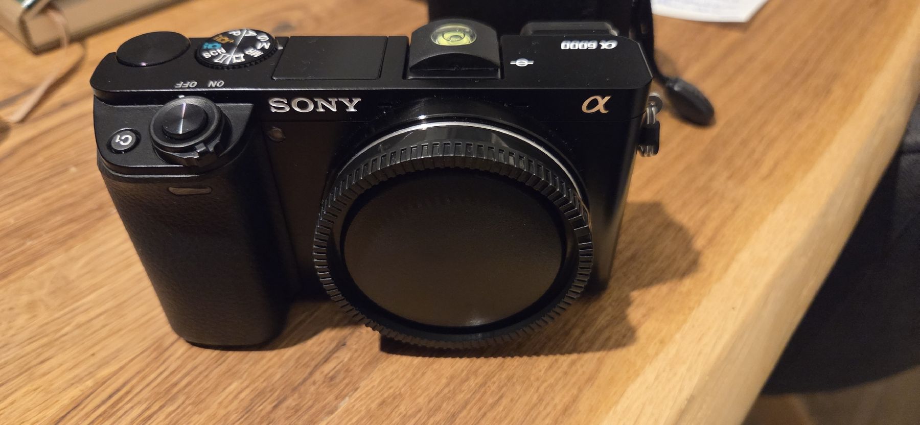 Sony Kamera: Sony Alpha A6000 Body – Neu (gemäss Beschreibung) aus Hedingen von ber_955w