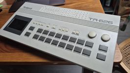 Drum Machine Roland TR-626 (defekt, für Bastler)