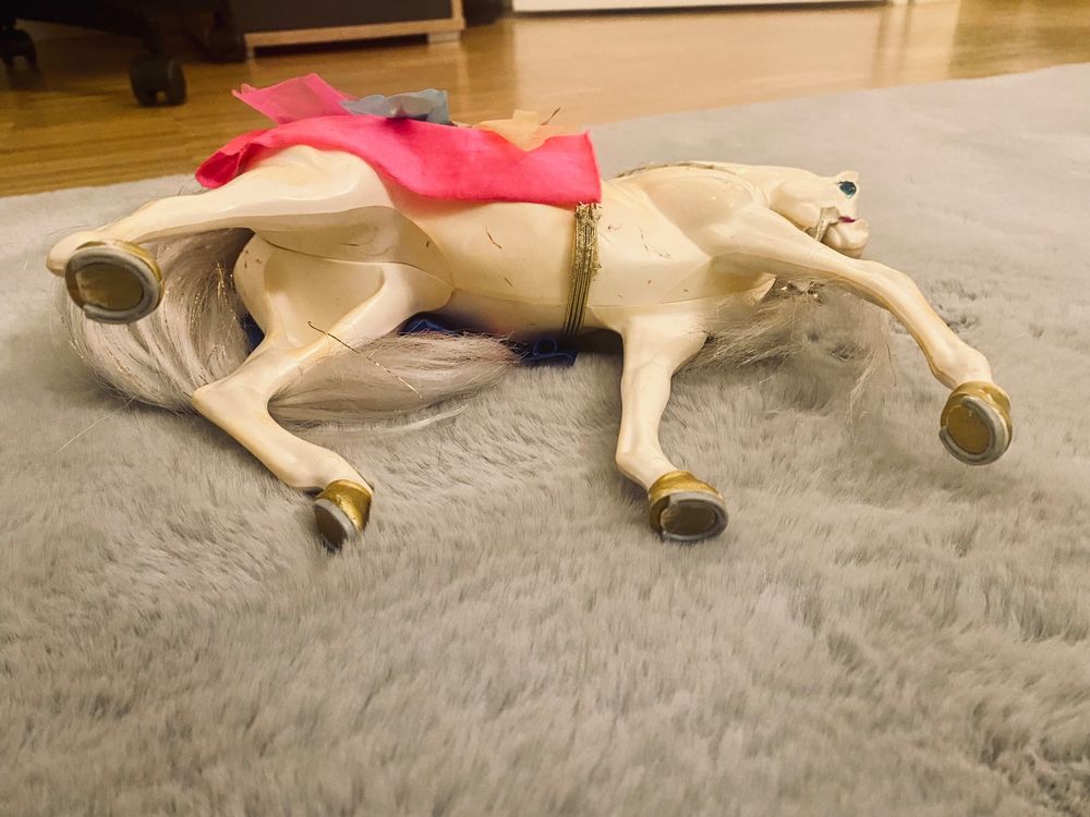 Sammlerstück Barbiepferd ca. 25 Jahre alt zu verkaufen 5