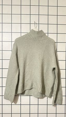Cozy H&M Pastel gree Mock Neck Sweater - Size S 