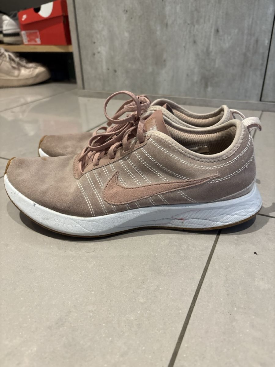 Scarpe da donna: Nike Schuhe sneakers nr 40 – Usato da Biel/Bienne venduto da tan_h8l9 1