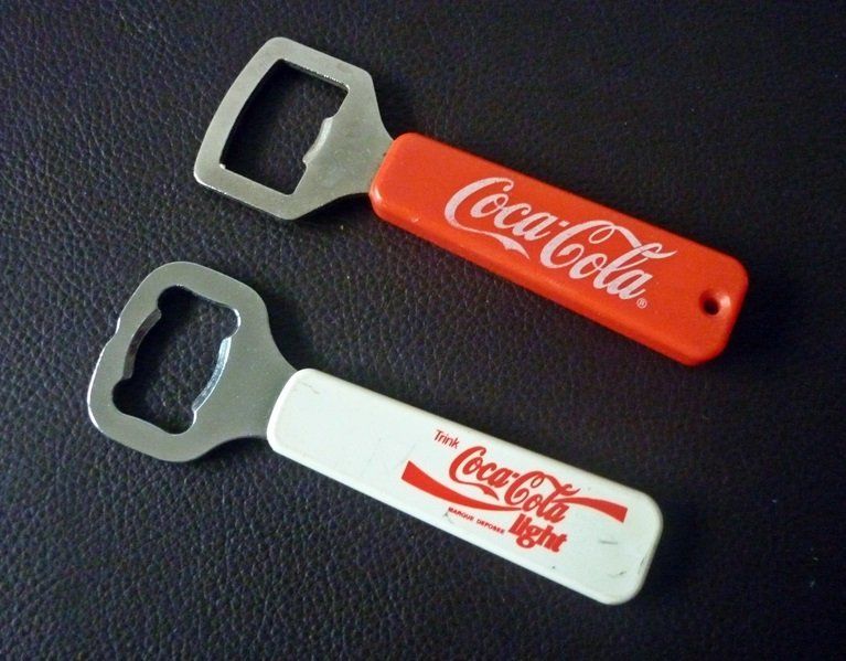 Apribottiglie & Tappi per chiusura: Lot COCA COLA - Flaschenöffner - Öffner – Usato da Adliswil venduto da di_hans