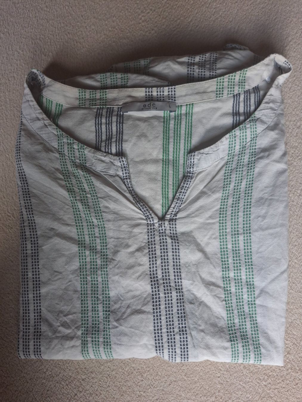 Top: Haut col en V 100% coton taille L marque EDC – Usato da Villiers venduto da san_jn5w 6