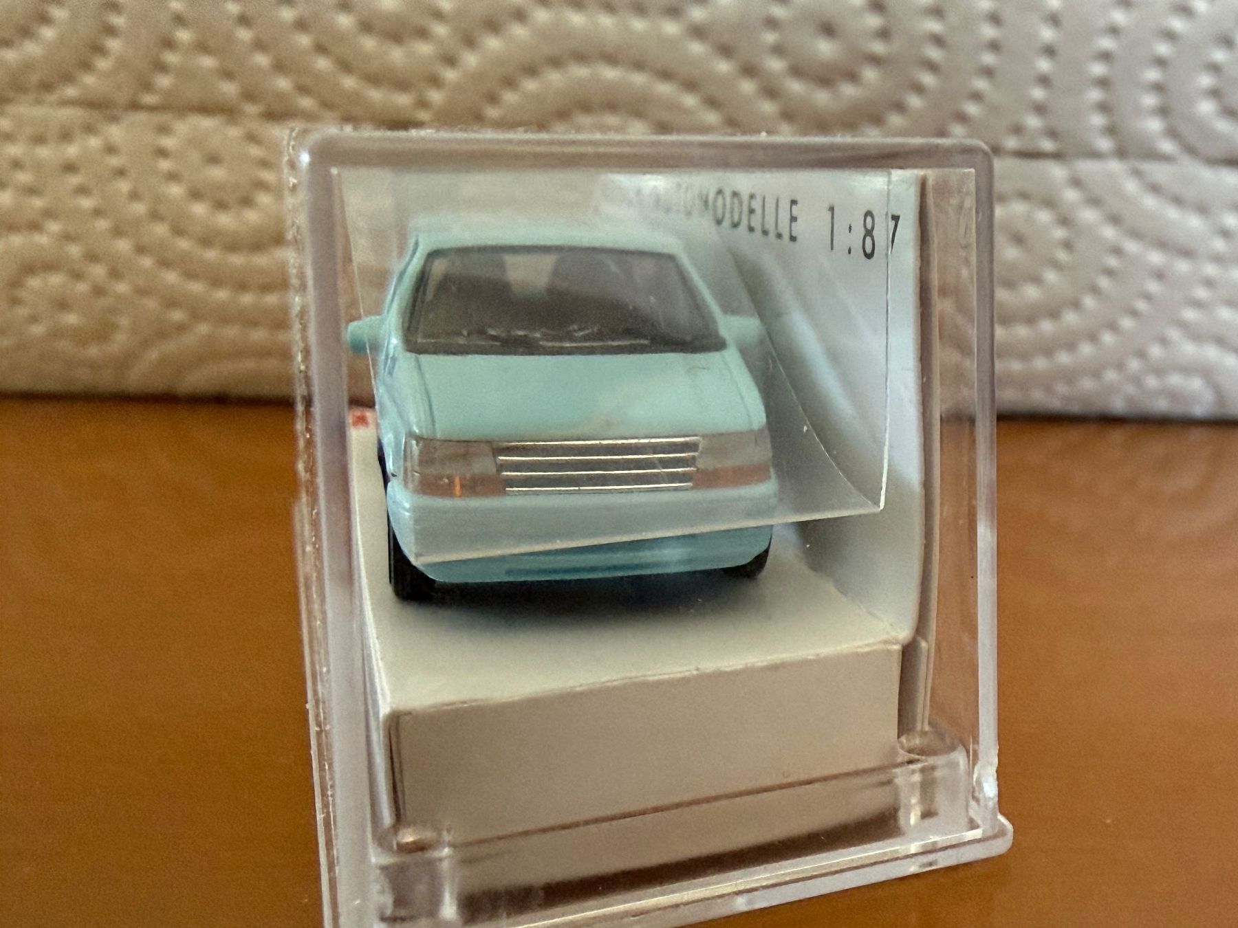 Busch Voitures modèles: Busch Dodge Ram Sparkling Spring 1/87 – Neuf avec emballage d'origine à Morrens VD par YannD02 1