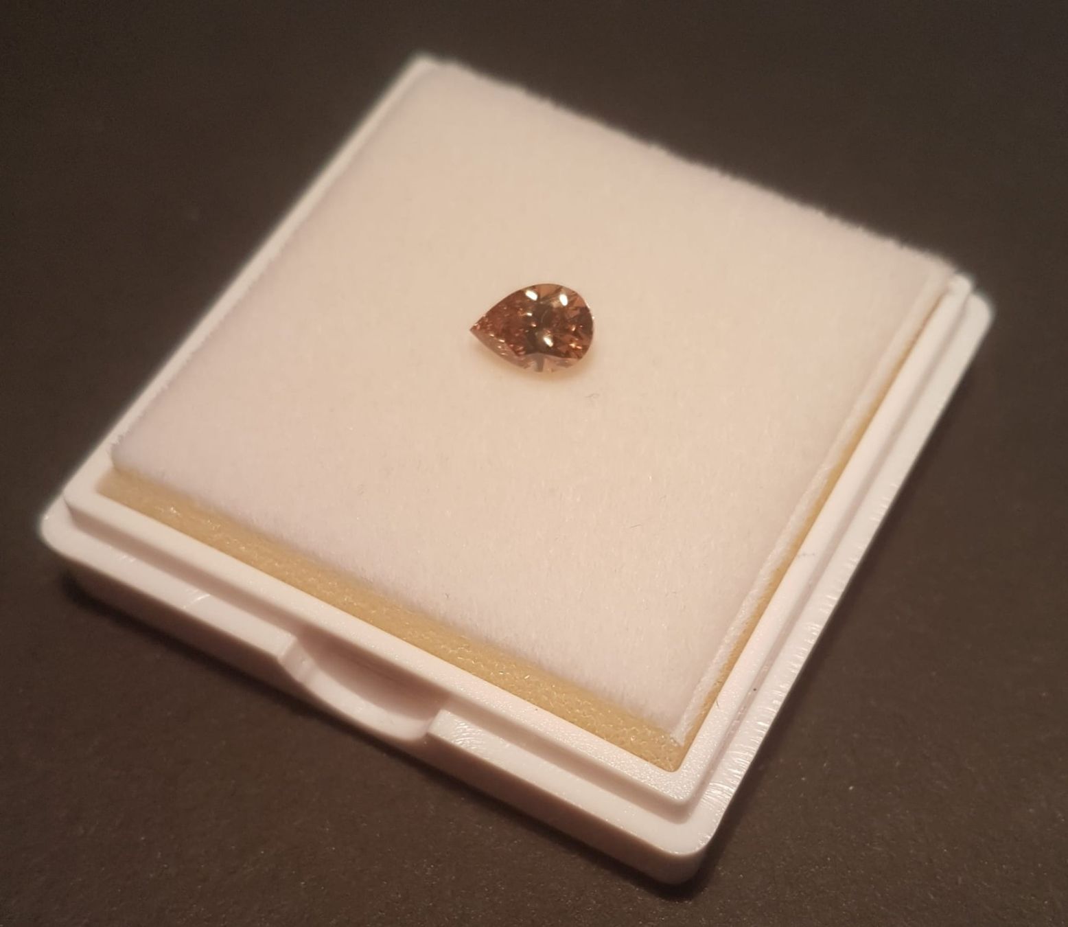 Edelsteine: Diamant BIRNE lebendiges Braun – Neu und originalverpackt aus zuerich von Jewlsdesign 1