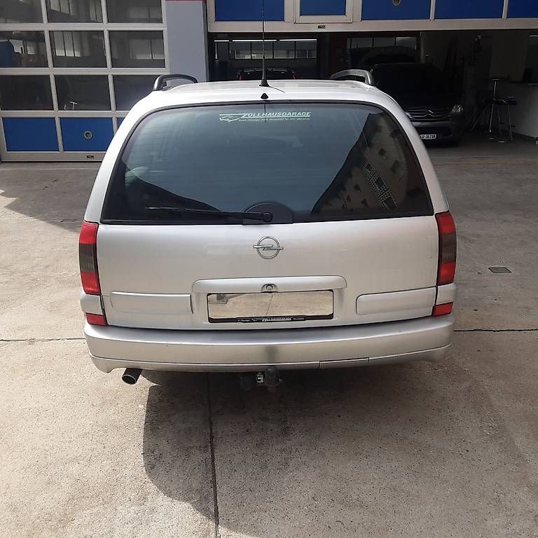 Automobili: Opel Omega 2.2l Caravan – Usato da Emmenbrücke venduto da Zoll58 4