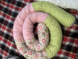 Süsse Baby-Schlangenkissen mit Eulenmuster