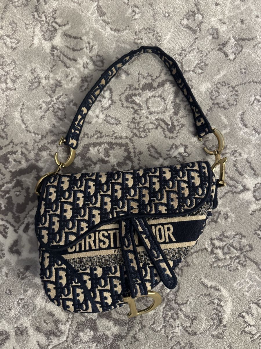 Taschen für Damen: Handtasche – Gebraucht aus Schaan von kri_tsw8