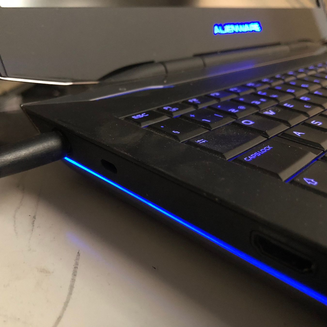 Alienware Notebooks: Laptop ALIENWARE 17 (Dell) defekt – Defekt aus Hinterkappelen von atomschnee 5
