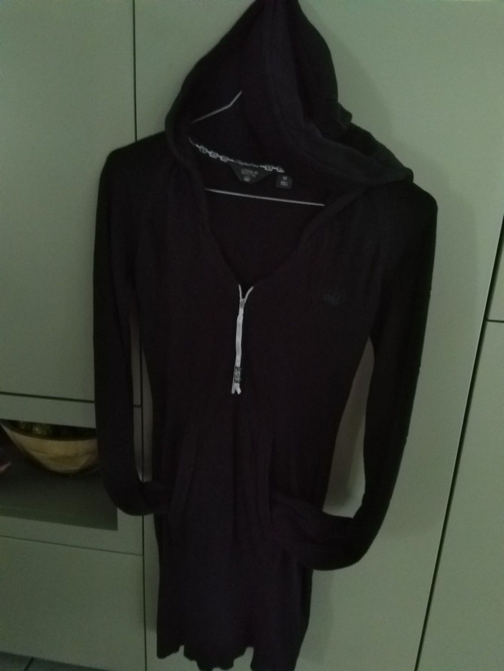 Adidas Maglioni & Felpe: Jacke / Pullover Adidas mit Kapuze (kenguru) – Usato da Rieden AG venduto da Galina11