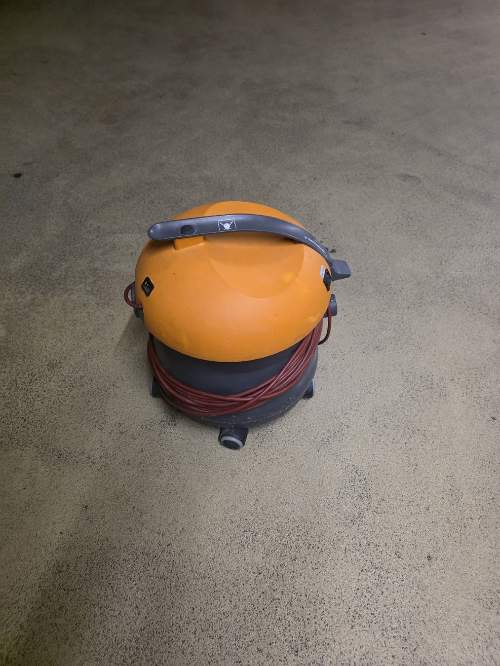 Aspirapolveri & Accessori: TASKI BORA 12 STAUBSAUGER# CLEANFIX WETROK NILFISK KÄRCHER – Usato da Zürich venduto da 5183840711 3