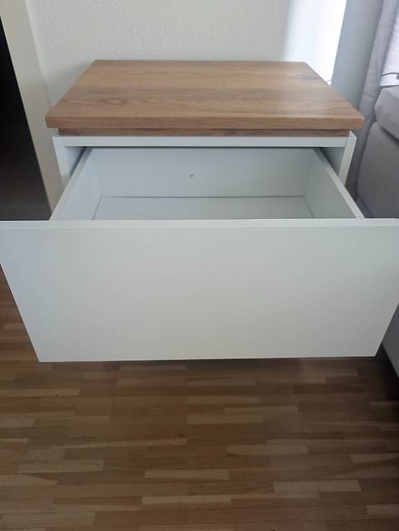 Comodini: Table de nuit en bois – Usato da Fribourg venduto da smike2809 2